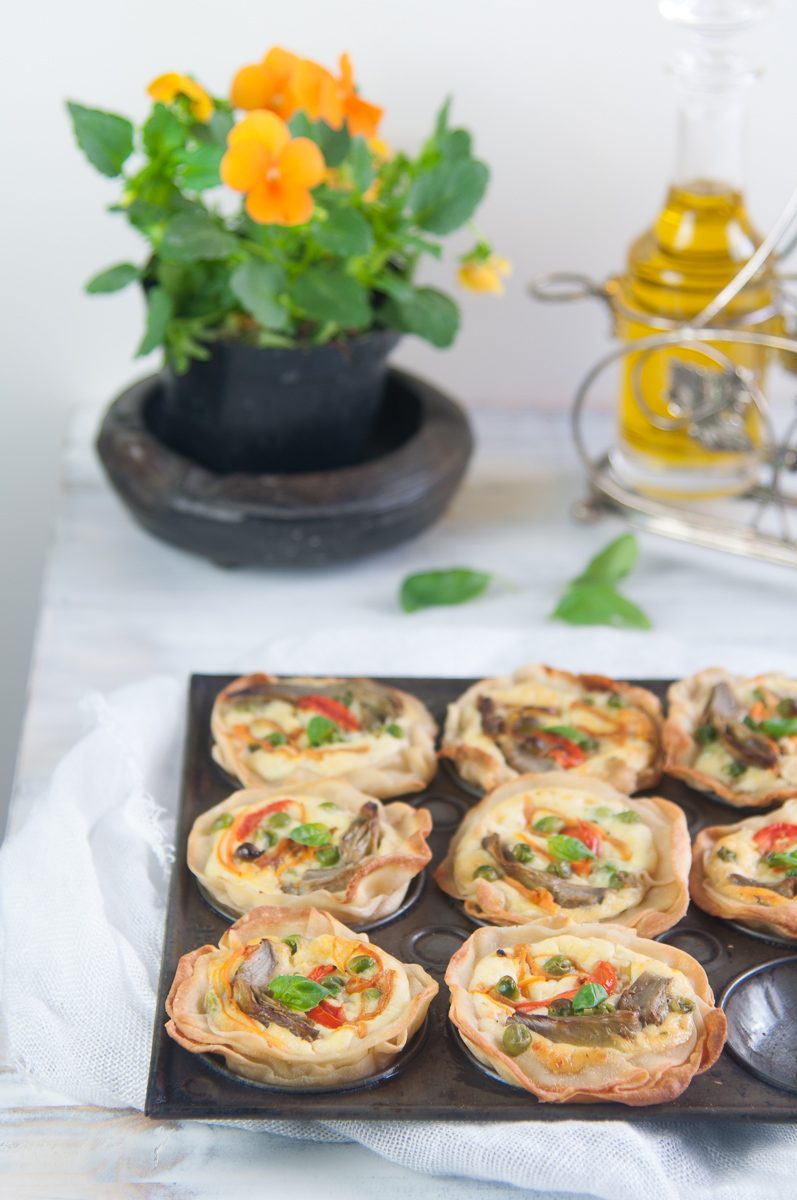 Tartellette con verdure primaverili e ricotta