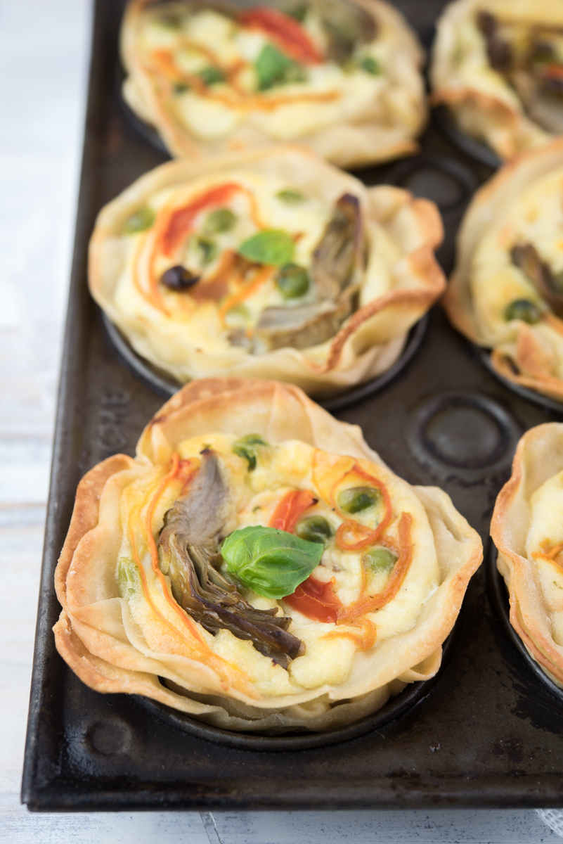 Tartellette con verdure primaverili e ricotta